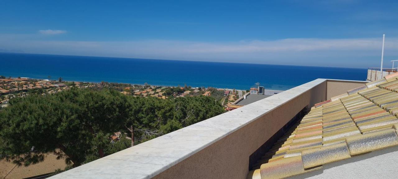 Belvedere Rent Rooms Campofelice Di Roccella Extérieur photo