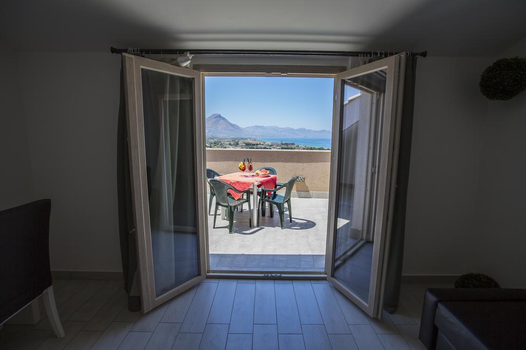 Belvedere Rent Rooms Campofelice Di Roccella Extérieur photo